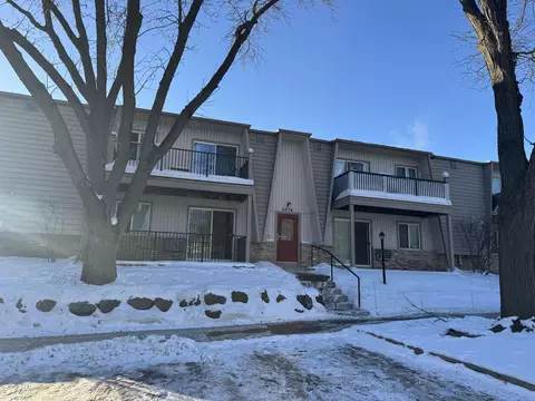 2416 Independence Ln #206, Madison, WI 53704