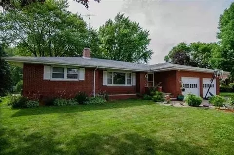 109 Jansen Dr, Fox Lake, WI 53933