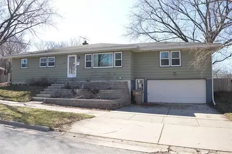 1002 Ellen Ave, Madison, WI 53716