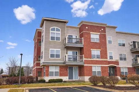 5198 Sassafras Dr #202, Fitchburg, WI 53711