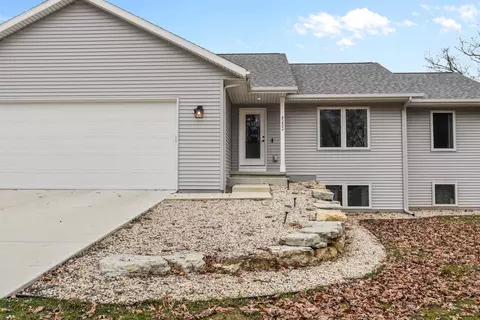 4252 Fox Hills Ct, Janesville, WI 53546