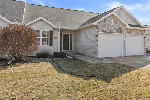 3024 Edmonton Dr, Sun Prairie, WI 53590