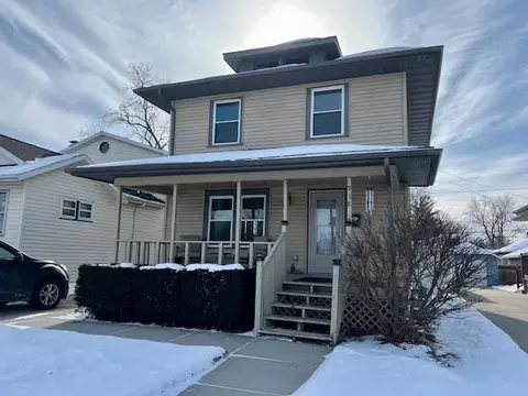 938 Benton Ave, Janesville, WI 53545