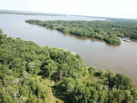 w5541 Windover Court, New Lisbon, WI 53950