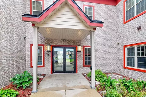 955 Liberty Blvd #103, Sun Prairie, WI 53590