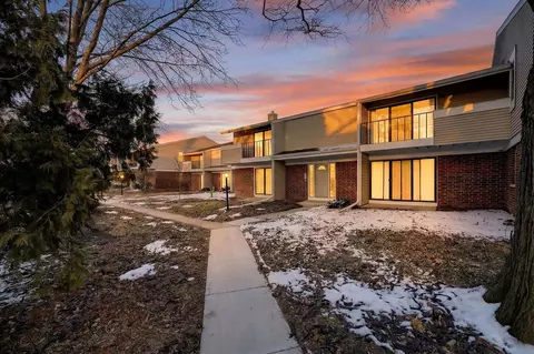 5542 Century Ave #4, Middleton, WI 53562