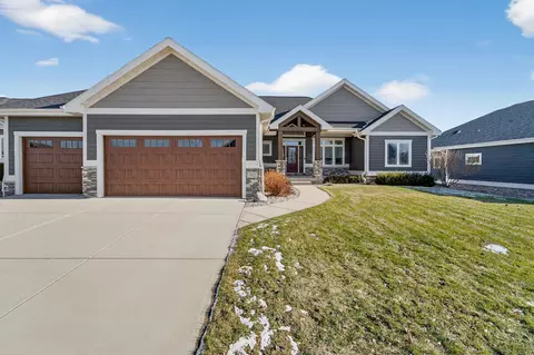 810 Lynn St, Waunakee, WI 53597