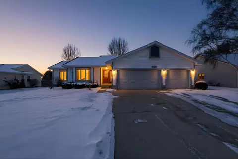 2610 Green Ridge Dr, Madison, WI 53704