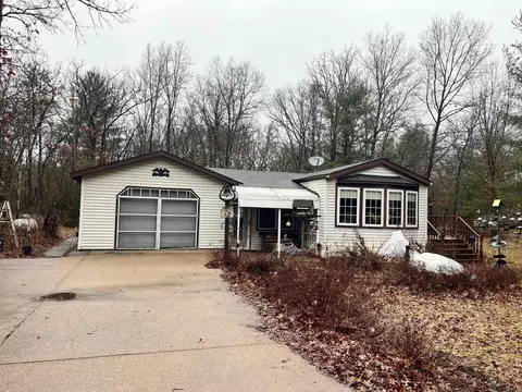 1356 A B Cypress Ct, Friendship, WI 53934