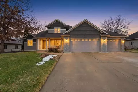 907 Lichte Dr, Mazomanie, WI 53560