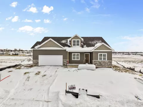 166 S 8th St #003, Evansville, WI 53536