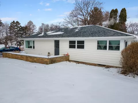 3748 Fairview Dr, Madison, WI 53704