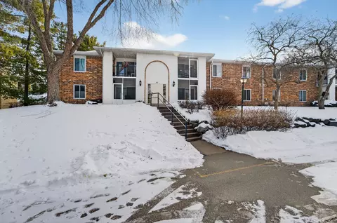 57 Golf Course Roa #D, Madison, WI 53704