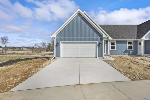388 Lilac Ln #012, Stoughton, WI 53589