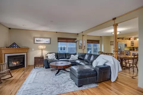 1236 Gas Light Dr, Sun Prairie, WI 53590