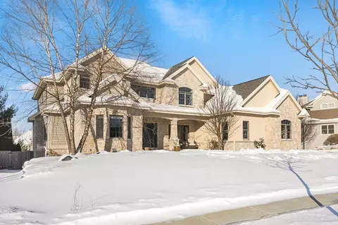 814 Big Stone Trl, Middleton, WI 53562