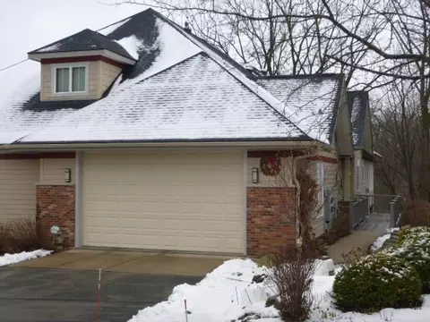 3041 Old Creek Rd, Middleton, WI 53562