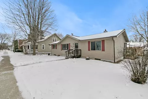 614 W Pleasant St, Portage, WI 53901