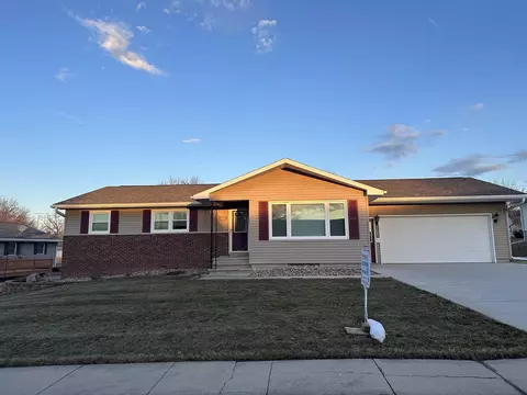 105 Ousterling Dr, Waupun, WI 53963