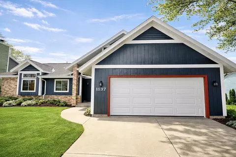 1137 Bayberry Dr, Watertown, WI 53098