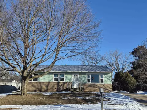 2267 Staborn Dr, Beloit, WI 53511