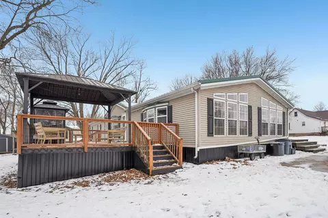 115 S Watson St, Livingston, WI 53554
