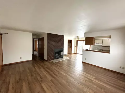 6734 Park Ridge Dr #D, Madison, WI 53719