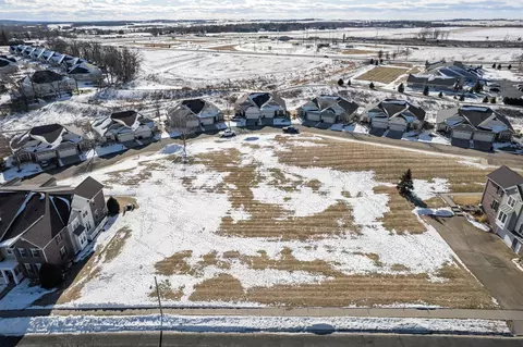 6843 Yellowwood Ln, Deforest, WI 53532