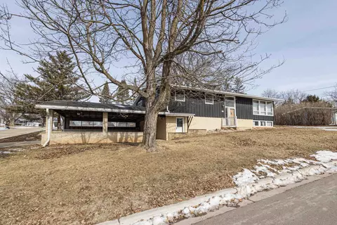 806 Driver St, Darlington, WI 53530