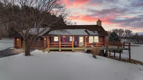 w8733 Niblick Road, Beaver Dam, WI 53916