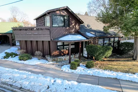 135 Southwest Rd, Platteville, WI 53818