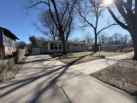 609 Constitution Ln, Madison, WI 53711