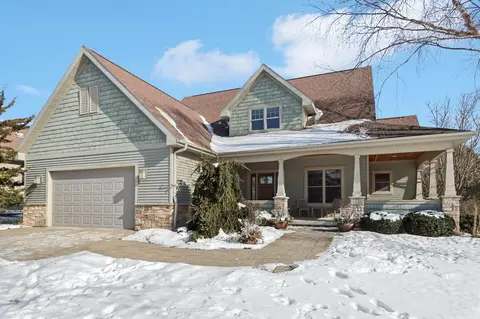 385 Wynnwood Dr, Verona, WI 53593