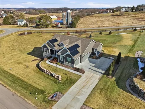 4754 Sunset Ridge Dr, Middleton, WI 53562