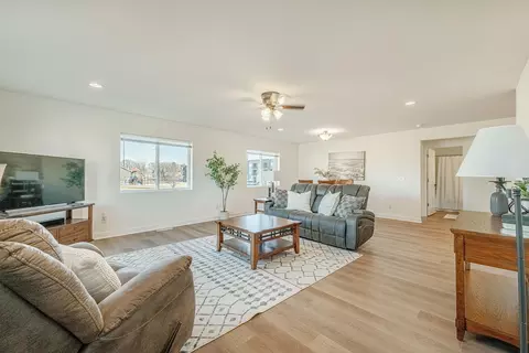 912 Oregon Parks Ave, Oregon, WI 53575
