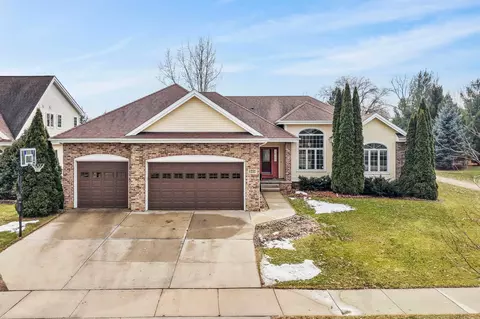 1232 Dartmouth Dr, Waunakee, WI 53597