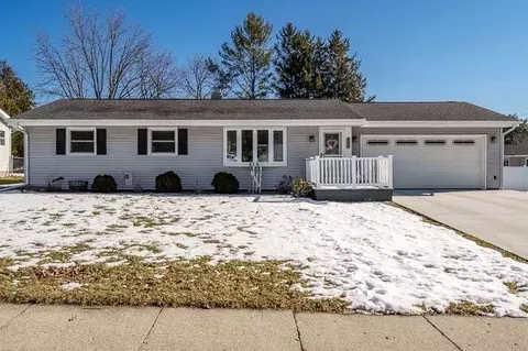 403 Hart Dr, Clinton, WI 53525