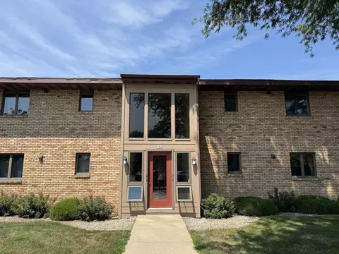 280 N Campbell Rd #C, Oshkosh, WI 54902