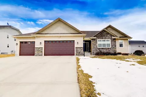 910 Yorktown Rd, Deforest, WI 53532