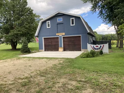 435 S Main St, Fall River, WI 53932
