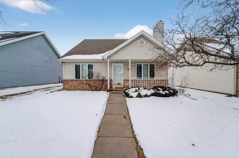 434 Cherry Hill Dr, Madison, WI 53717