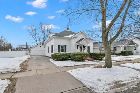 132 E Marion St, Portage, WI 53901