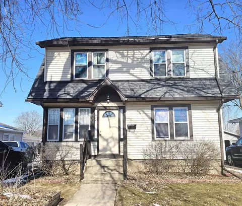 422 Jackson St, Waupun, WI 53963