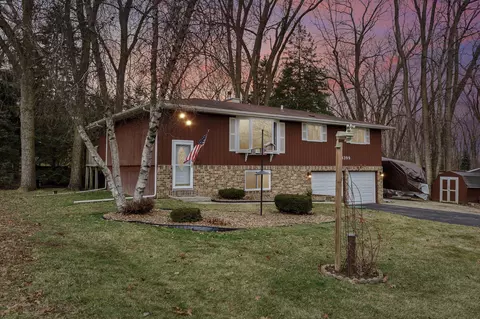3399 Swinburne Dr, Mcfarland, WI 53558