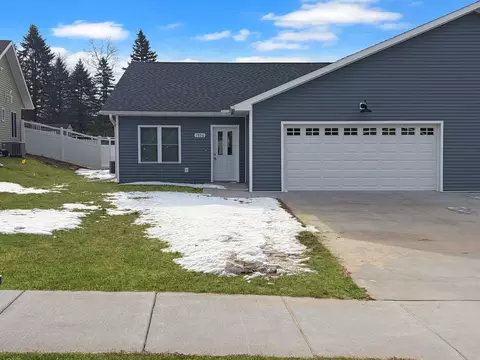 1956 Retzlaff Dr, Reedsburg, WI 53959