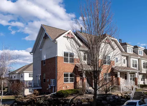 719 Cricket Ln #6, Middleton, WI 53562