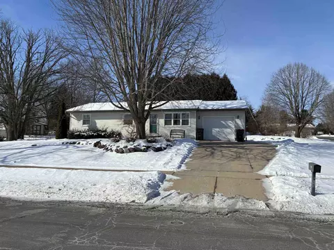 915 Lum Ave, Waterloo, WI 53594