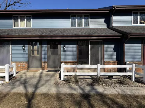 225 Ba Wood Ln, Janesville, WI 53545