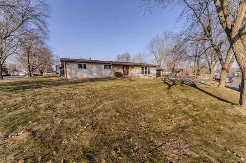 1615 Lakeview Dr, Tomah, WI 54660