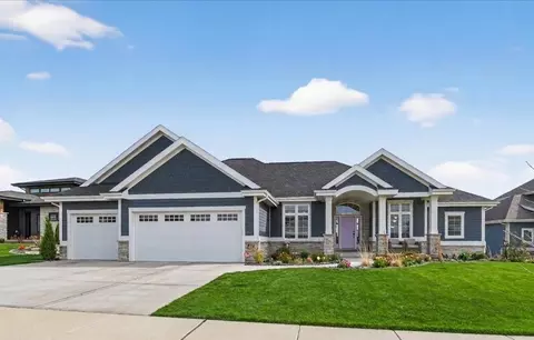 2012 Paris Ln, Cottage Grove, WI 53527